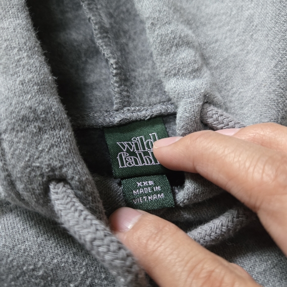 Wild Fable Stray Kids Heather Gray Crop Long Sleeve Hoodie - Picture 3 of 5